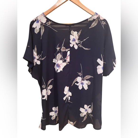 West Kei Navy Floral Blouse - Picture 3 of 3